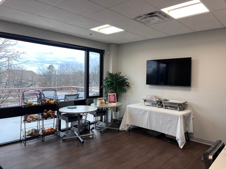 492 Norristown Rd, Blue Bell, PA à louer - Photo intérieure – Image 3 sur 17