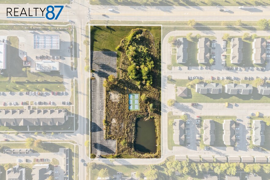 1220 Jacolyn Dr SW, Cedar Rapids, IA à vendre - Photo principale – Image 1 sur 9