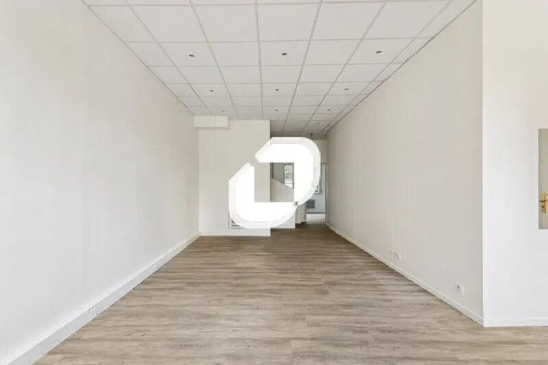 Bureau dans Versailles à louer - Photo de l’immeuble – Image 2 sur 14