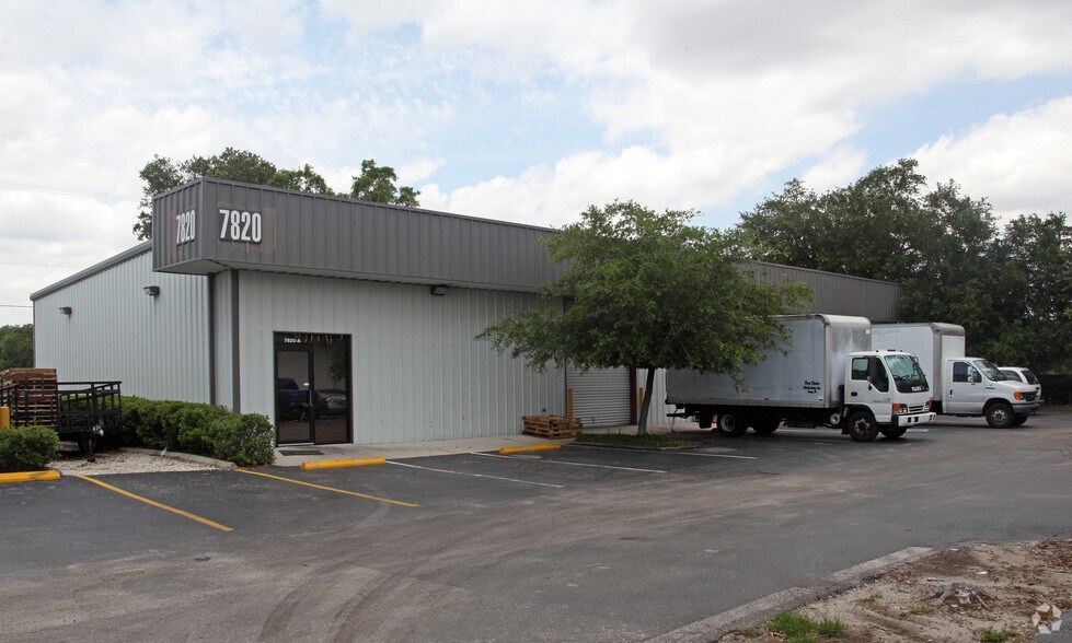 7818 Causeway Blvd, Tampa, FL à louer - Photo principale – Image 3 sur 6