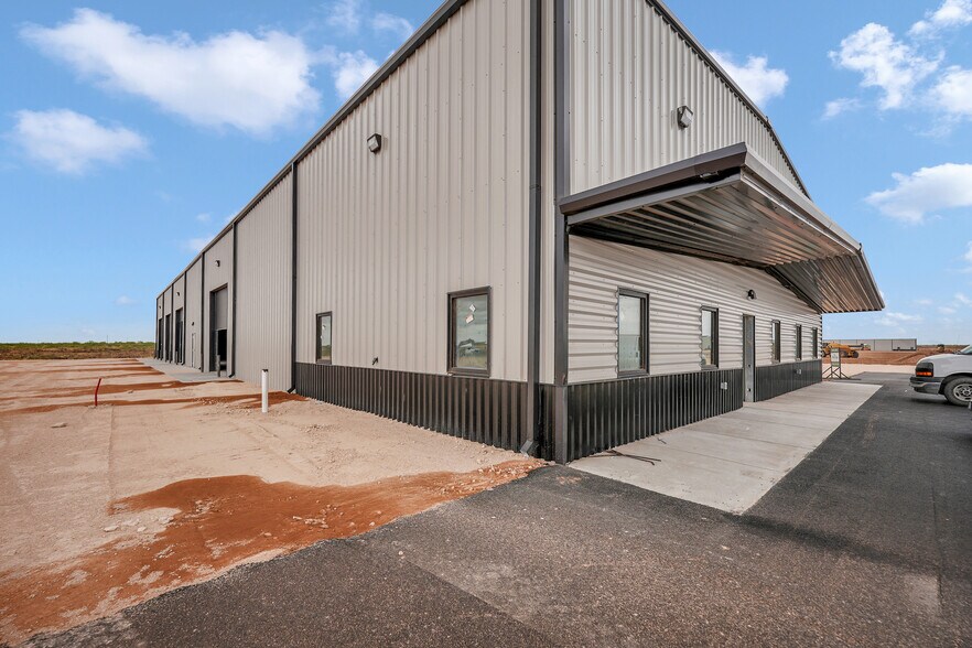 5902 County Rd 135 rd, Midland, TX à louer - Photo de l’immeuble – Image 3 sur 19