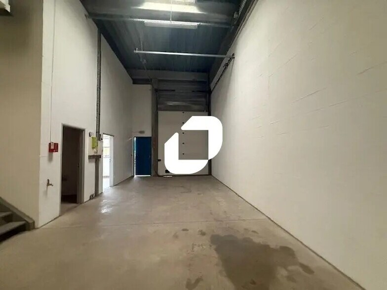 Local d’activités dans Chambly à louer - Photo intérieure – Image 1 sur 9