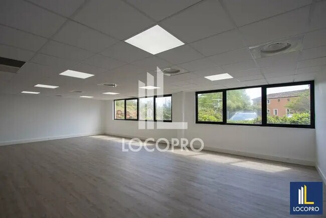 Plus de détails pour Bureau à louer