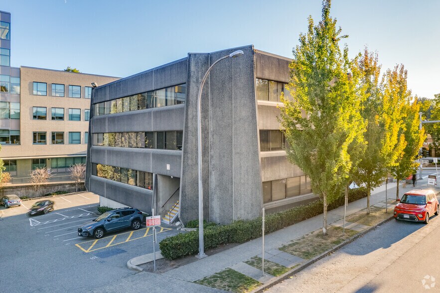 250 Keary St, New Westminster, BC à vendre - Photo de l’immeuble – Image 2 sur 5