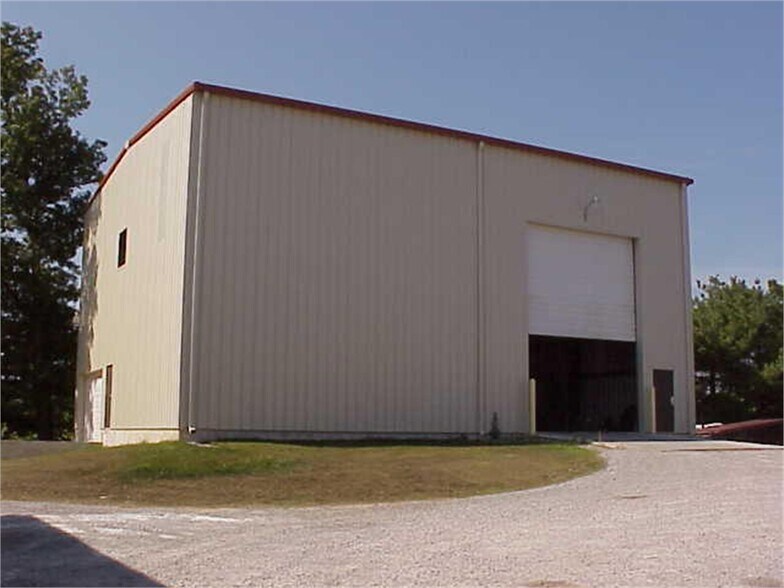 3054 E Division Rd, Monticello, IN à vendre - Photo de l’immeuble – Image 2 sur 2