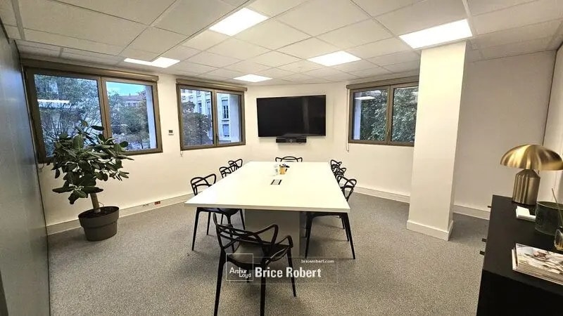 Bureau dans Lyon à louer - Photo de l’immeuble – Image 3 sur 9