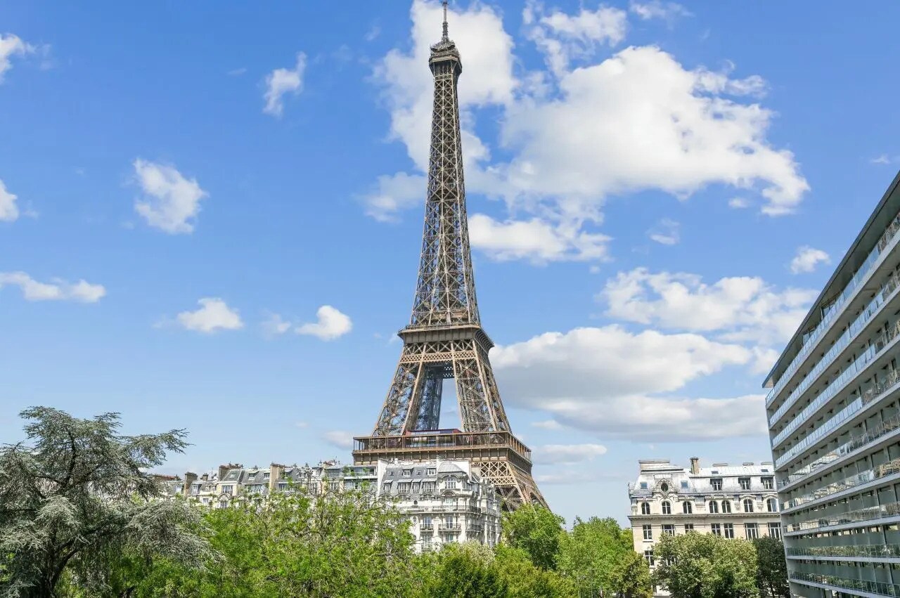 16 Rue Jean Rey, Paris à louer Photo de l’immeuble– Image 1 sur 15