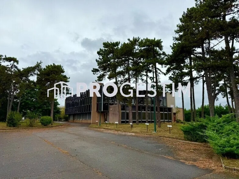 Bureau dans Savigny-lès-Beaune à vendre - Photo de l’immeuble – Image 3 sur 11