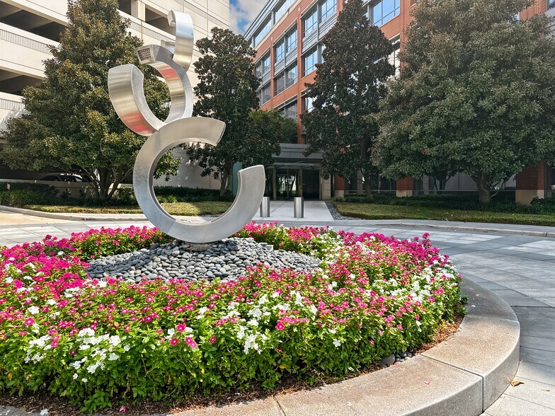 3 Sugar Creek Center Blvd, Sugar Land, TX à louer - Photo de l’immeuble – Image 3 sur 16