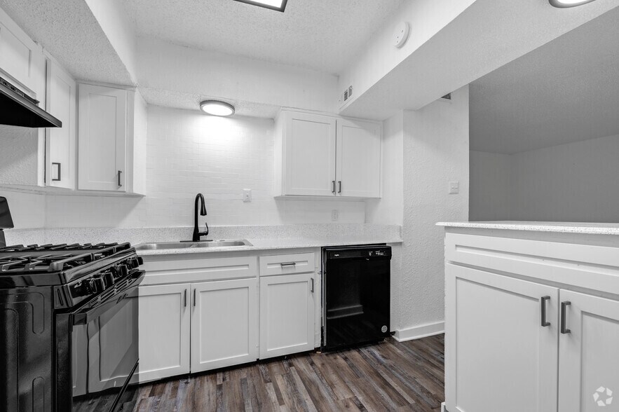 3706 W 8th St, Dallas, TX à vendre - Photo intérieure – Image 3 sur 27