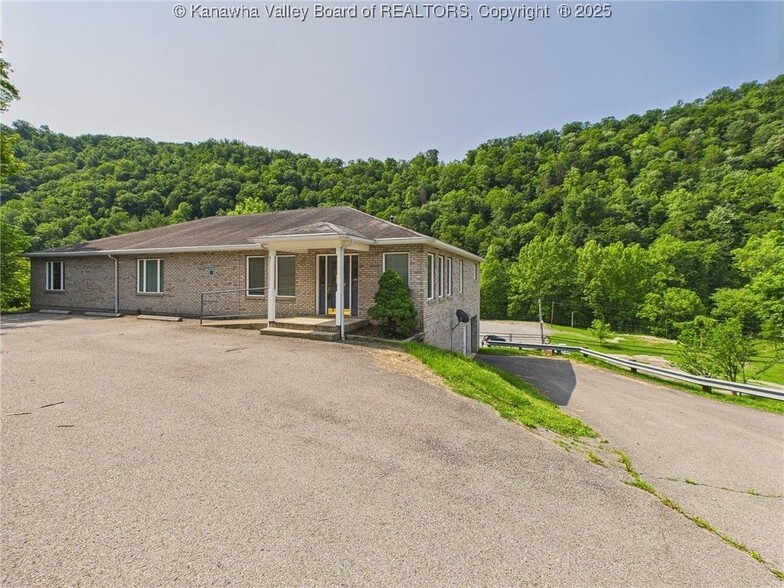 319 Main St, Clay, WV à vendre - Photo principale – Image 1 sur 16