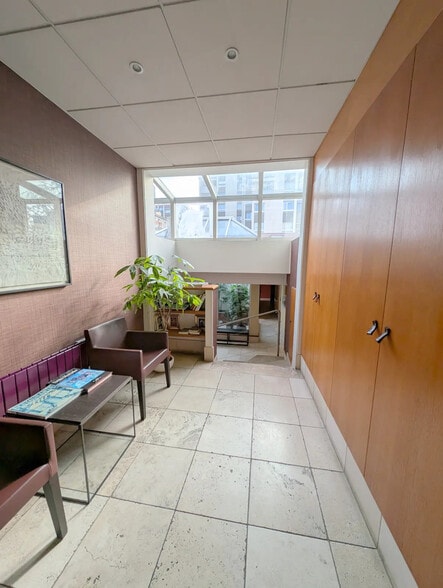 57 Rue Du Rendez-Vous, Paris à vendre - Photo de l’immeuble – Image 3 sur 11