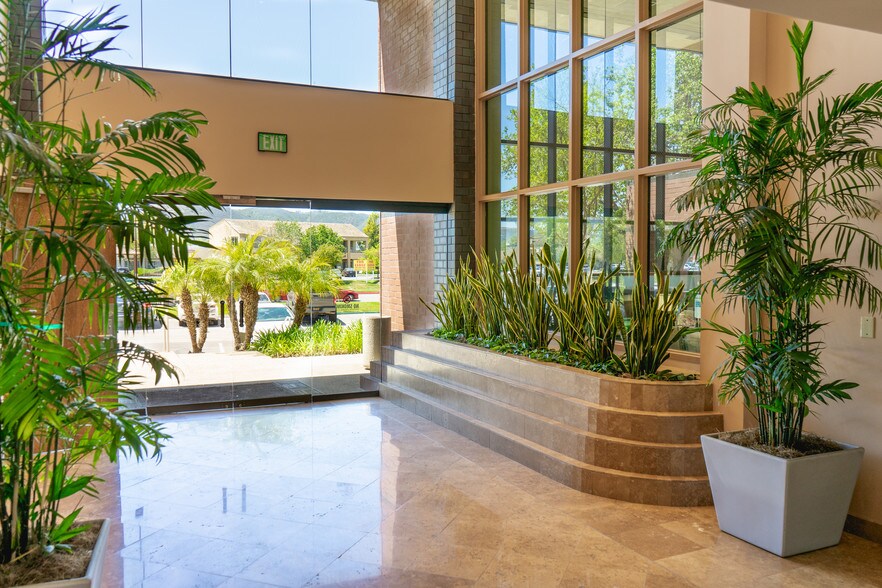 27710 Jefferson Ave, Temecula, CA à louer - Photo de l’immeuble – Image 3 sur 3