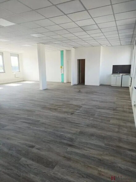 Bureau dans Le Havre à louer - Photo de l’immeuble – Image 1 sur 3