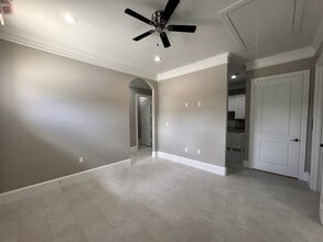 12410 Spring Cypress Rd, Tomball, TX à louer Photo intérieure– Image 1 sur 19