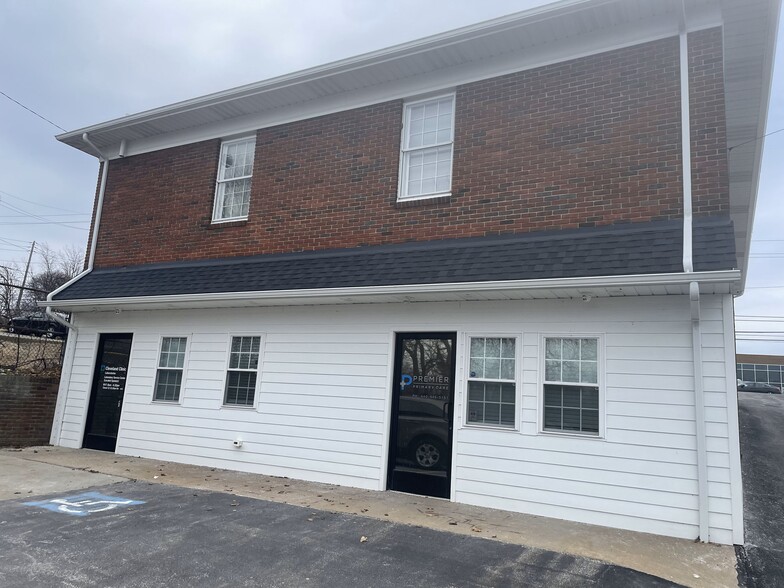 37121 Euclid Ave, Willoughby, OH à louer - Photo de l’immeuble – Image 3 sur 10