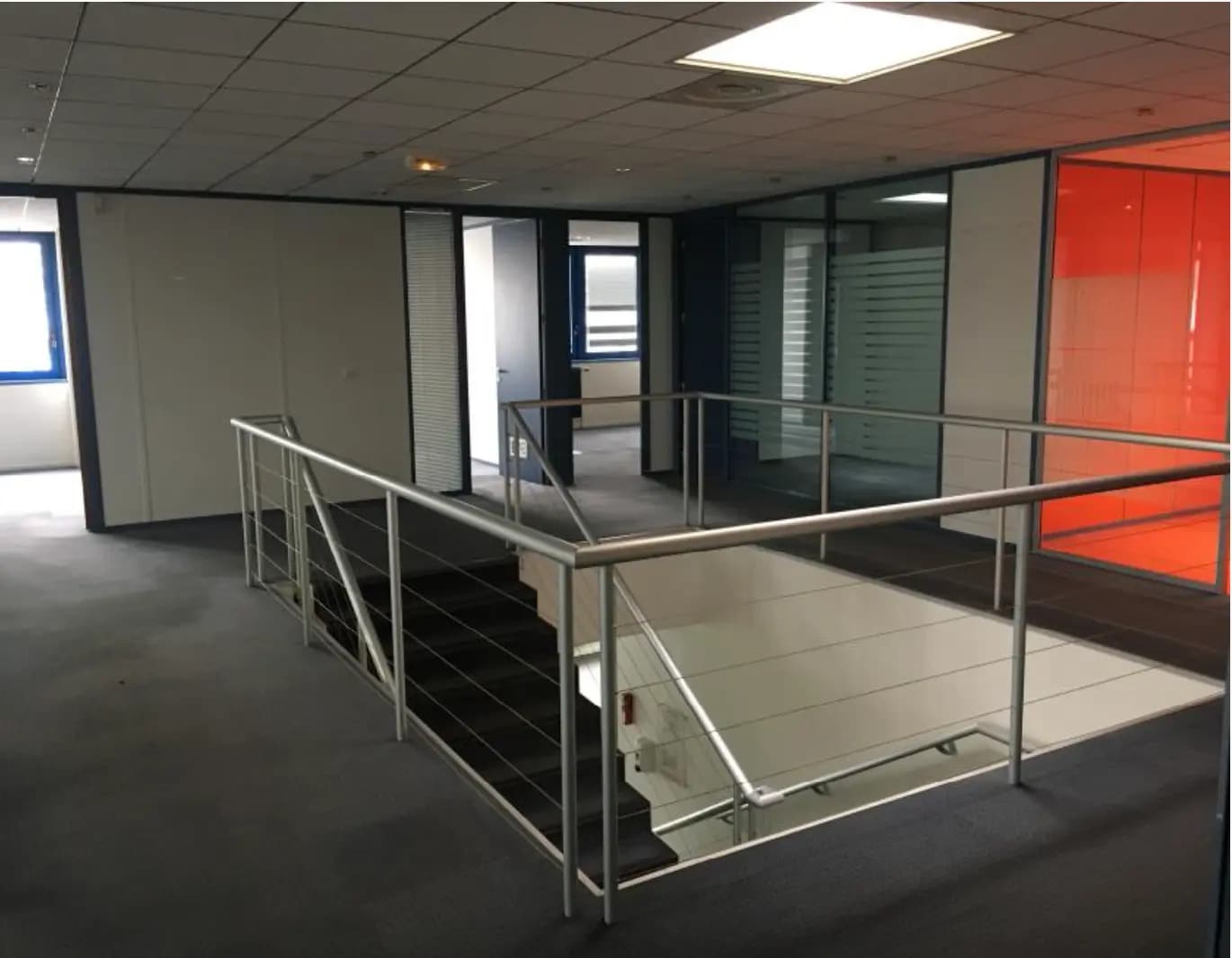 Industriel/Logistique dans L'ILE-SAINT-DENIS à louer Photo intérieure– Image 1 sur 7