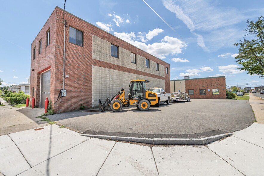 11 Marlboro St, Malden, MA à louer - Photo de l’immeuble – Image 3 sur 21