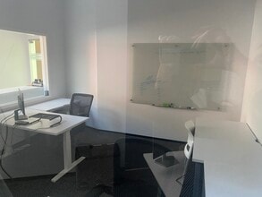 2400 Dollarton Hwy, North Vancouver, BC à louer Photo intérieure– Image 2 sur 14