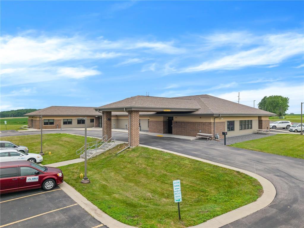 1004 N Loeffler Ave, Caledonia, MN à vendre Photo de l’immeuble– Image 1 sur 14