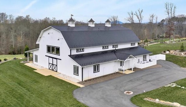 9945 Brooks Mill Rd, Burnt Chimney, VA à vendre - Photo de l’immeuble – Image 1 sur 28