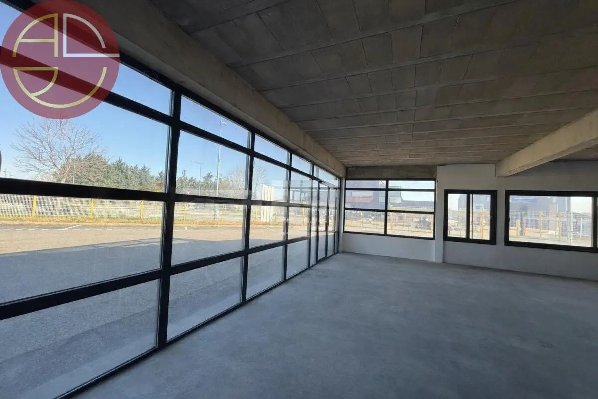 Local commercial dans Saint-Lys à louer Photo intérieure– Image 1 sur 7