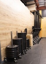 49 Heaton Av, Winnipeg, MB à louer Photo intérieure– Image 1 sur 3