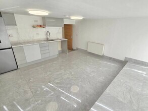 122-122A Finchley Rd, Londres à louer Photo intérieure– Image 2 sur 14