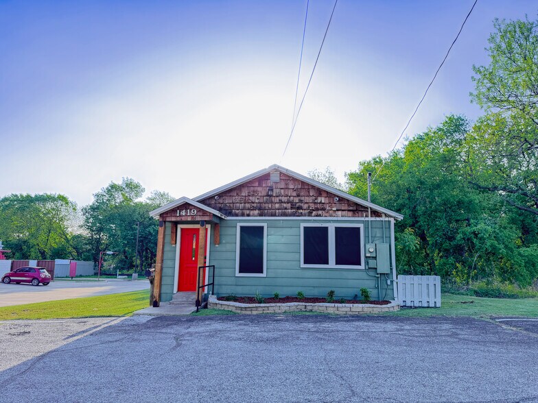 1419 S Main St, Weatherford, TX à vendre - Photo de l’immeuble – Image 2 sur 15