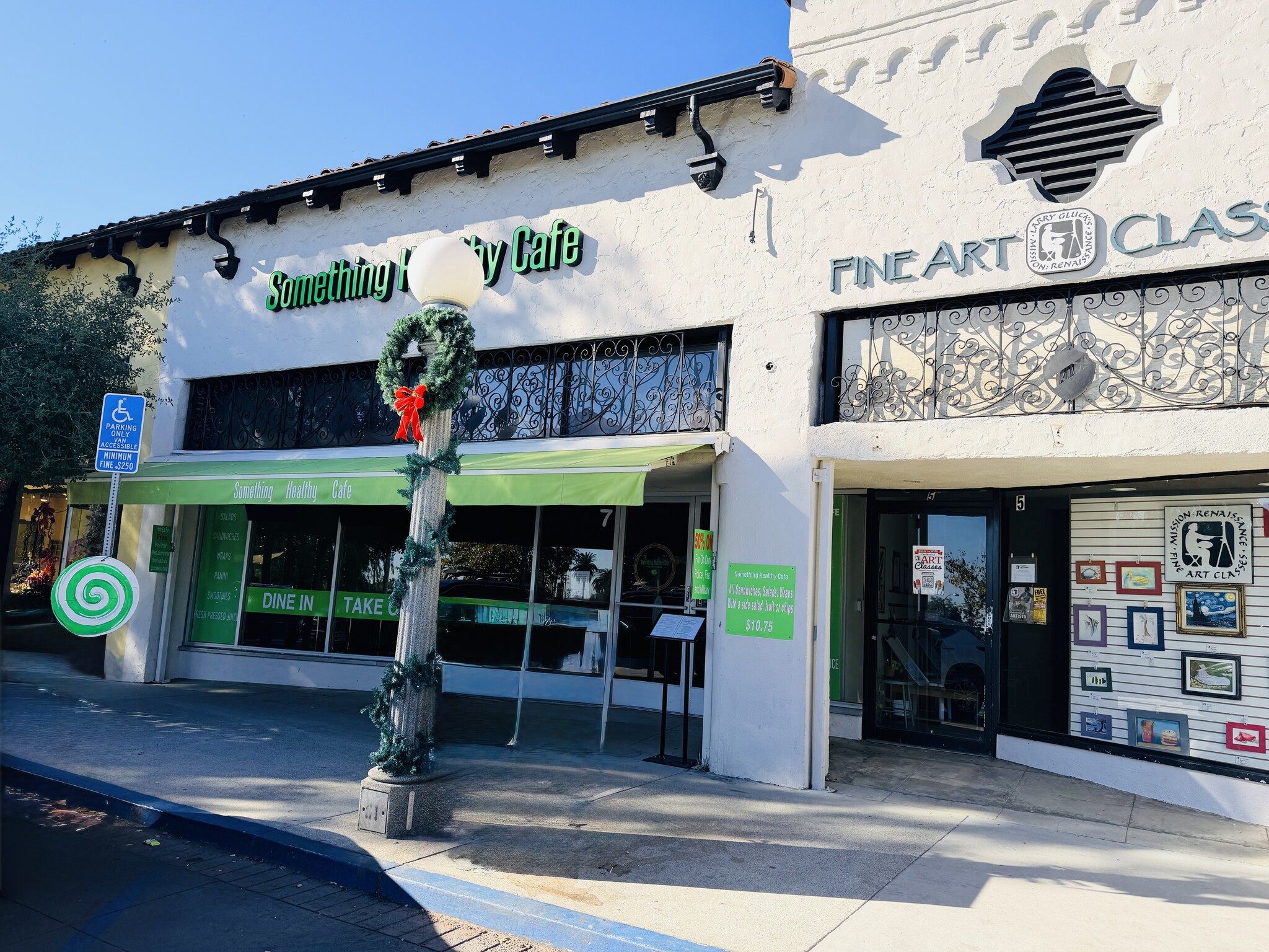 5-11 Kersting Ct, Sierra Madre, CA à louer Photo de l’immeuble– Image 1 sur 3