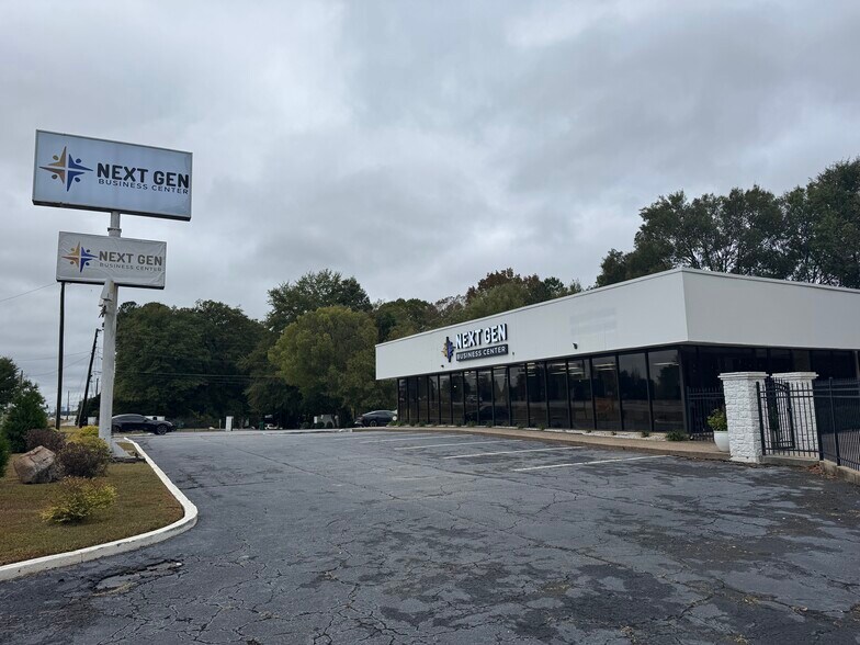 6100 Peachtree Industrial Blvd, Atlanta, GA à louer - Photo de l’immeuble – Image 1 sur 18