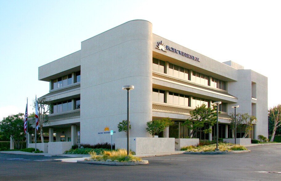 510 S Grand Ave, Glendora, CA à louer - Photo principale – Image 1 sur 4