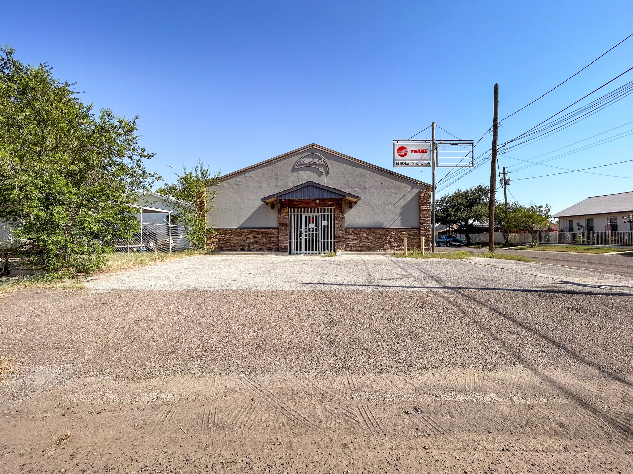1401 Guatemozin St, Laredo, TX à vendre Photo principale– Image 1 sur 28