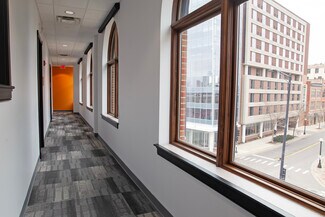 Plus de détails pour 1 E Main St, Champaign, IL - Bureau à louer