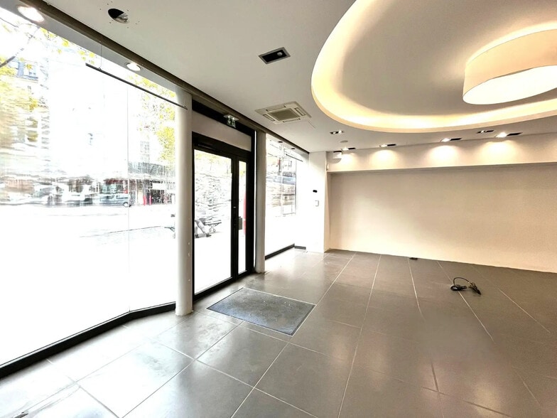 Local commercial dans Paris à louer - Photo intérieure – Image 2 sur 16