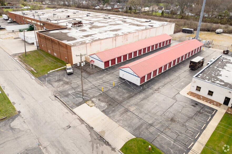 2181 Tedrow Rd, Toledo, OH à vendre - Photo de l’immeuble – Image 2 sur 9