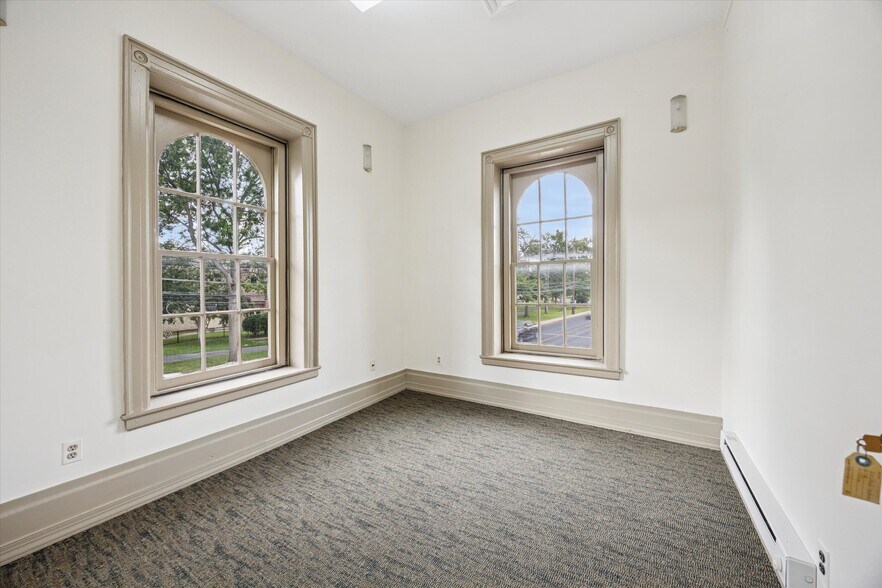 300 Pond St, Bristol, PA à vendre - Photo de l’immeuble – Image 2 sur 26