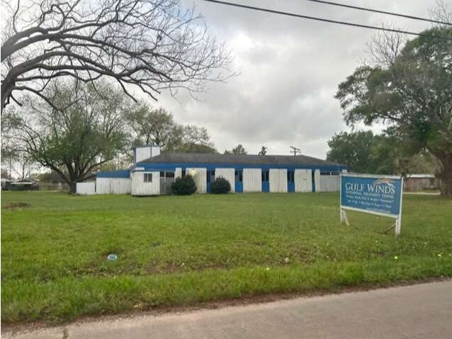2904 1st St, Bay City, TX à vendre - Photo principale – Image 1 sur 6