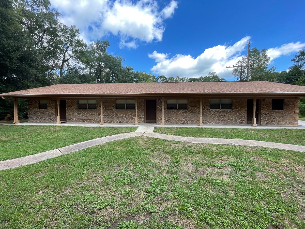704 Cline St, Huntsville, TX à vendre Photo principale– Image 1 sur 23