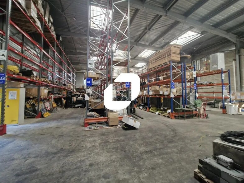 Local d'activités dans Bussy-Saint-Martin à vendre - Photo de l’immeuble – Image 2 sur 11