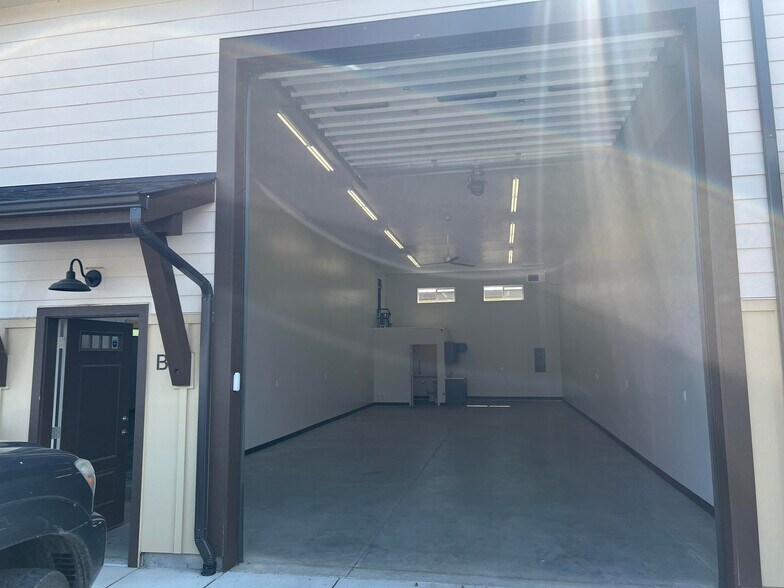 388 Larkspur St, Ponderay, ID à louer - Photo de l’immeuble – Image 2 sur 13
