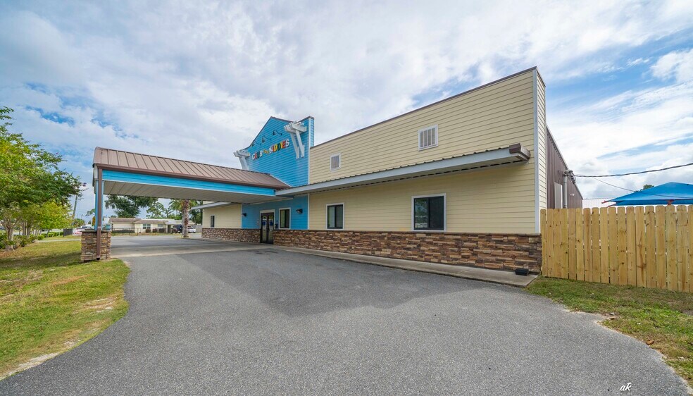 1712 Beck Ave, Panama City, FL à vendre - Photo de l’immeuble – Image 1 sur 47