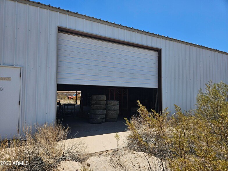 15955 S Sunland Gin Rd, Arizona City, AZ à vendre - Photo de l’immeuble – Image 3 sur 8