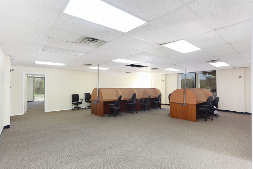 4139 Gardendale St, San Antonio, TX à vendre - Photo intérieure – Image 3 sur 62