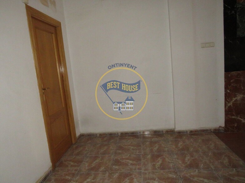 Local commercial dans Ontinyent à louer - Photo de l’immeuble – Image 3 sur 6