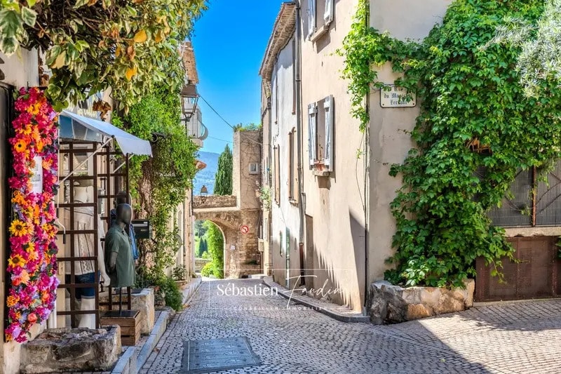 Local commercial dans Le Castellet à louer - Photo de l’immeuble – Image 1 sur 12