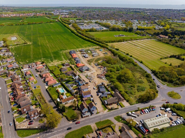 59-61 London Rd, Little Clacton à vendre - Photo principale – Image 1 sur 2