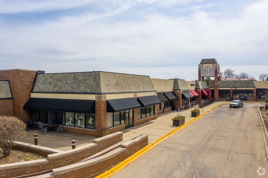 112 Burr Ridge Pky, Burr Ridge, IL à louer - Photo de l’immeuble – Image 3 sur 9