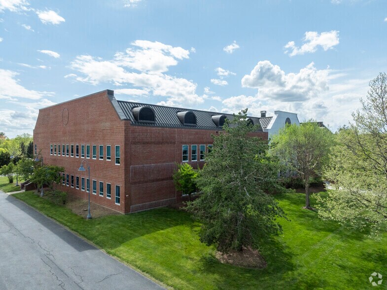 27 Jackson Rd, Devens, MA à vendre - Photo de l’immeuble – Image 2 sur 6