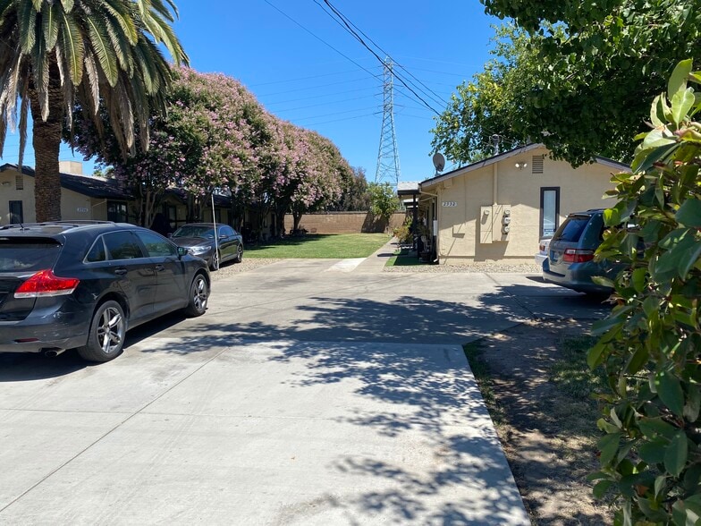 2932-2936 Connie Dr, Sacramento, CA à vendre - Photo de l’immeuble – Image 3 sur 6